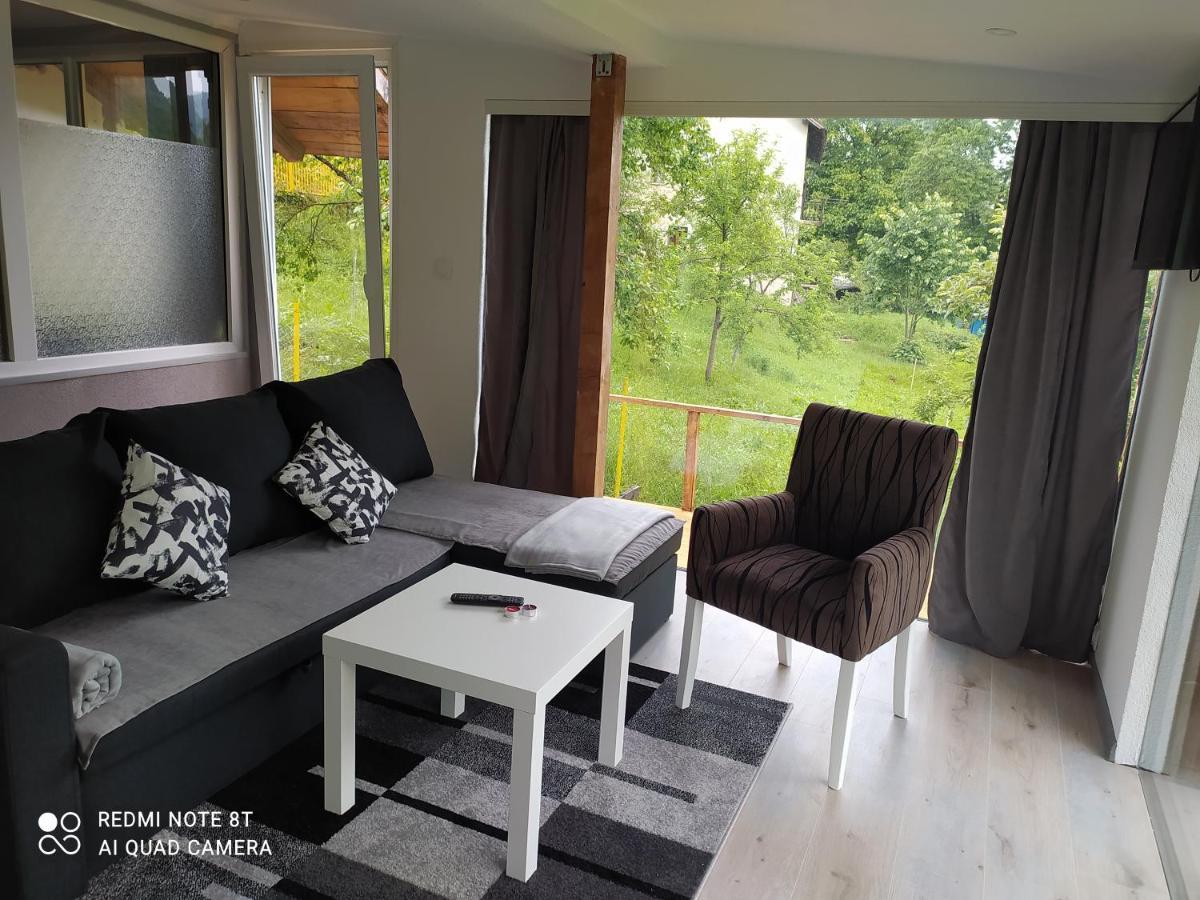 Lenilenii Bungalows Jajce Buitenkant foto