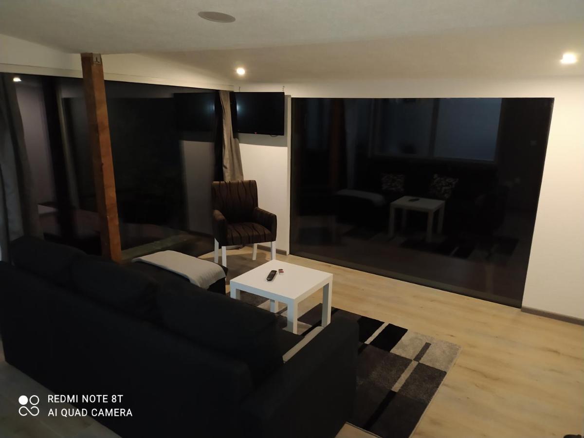 Lenilenii Bungalows Jajce Buitenkant foto